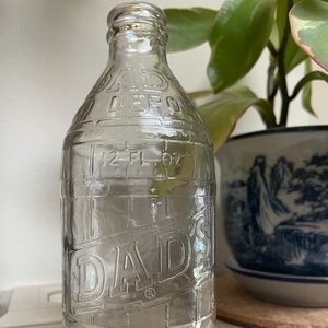 Dad’s Rootbeer glass bottle 💙